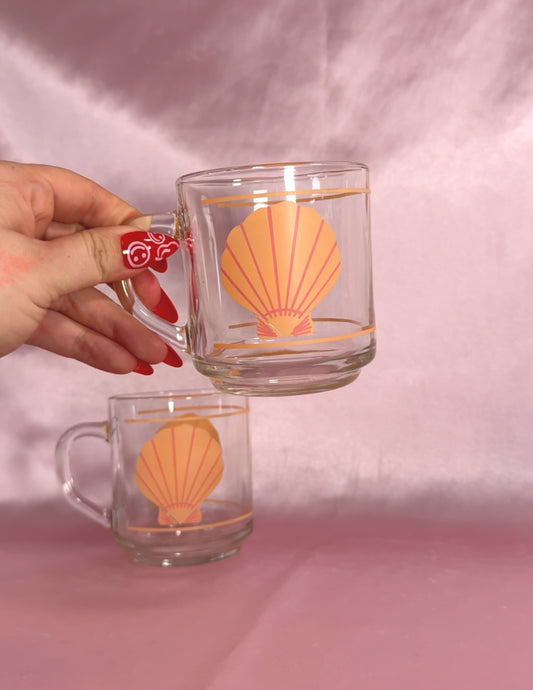 Art Deco Glass Coffee Mugs with Pastel Scallop Shell Design