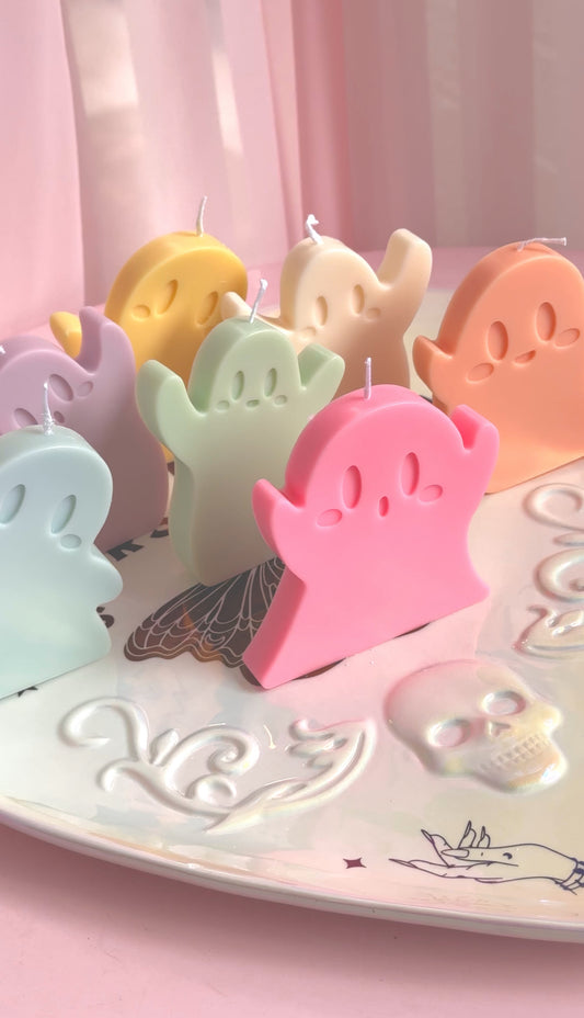 Ghouly Pop - Smiling Blushing Ghost Halloween Aesthetic Candle