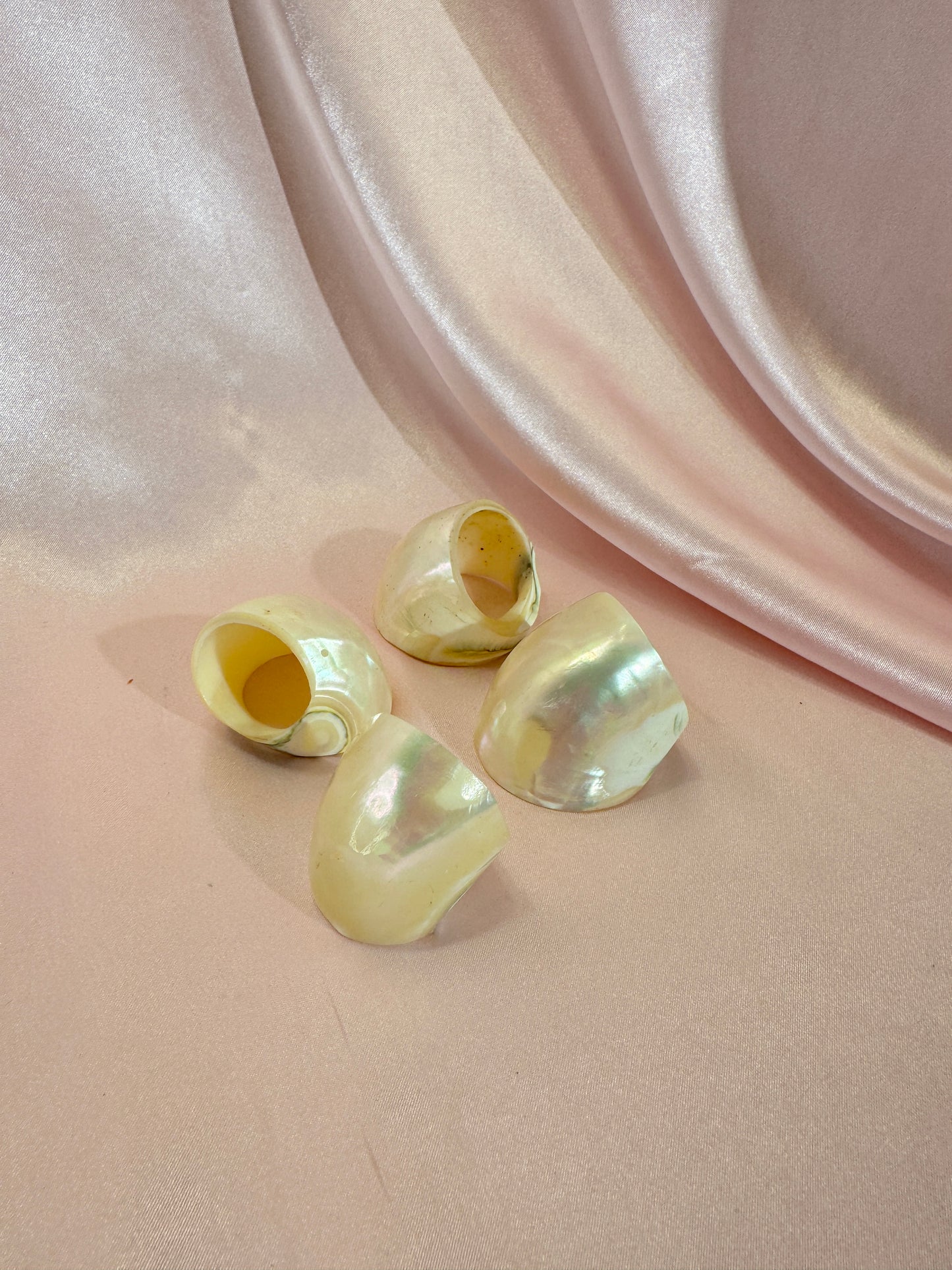Set of 4 Vintage Mother of Pearl Shell Napkin Rings