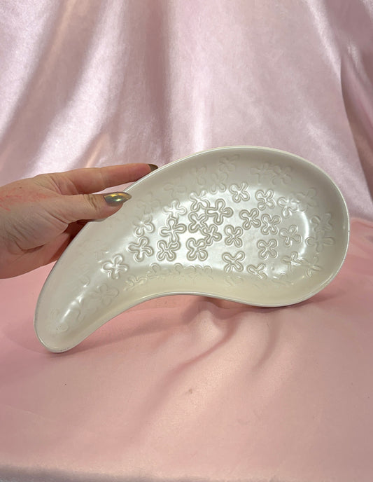 Mid Century Modern Hull Pottery Off White Ceramic Kidney Bean Shaped Dish With Flower Design