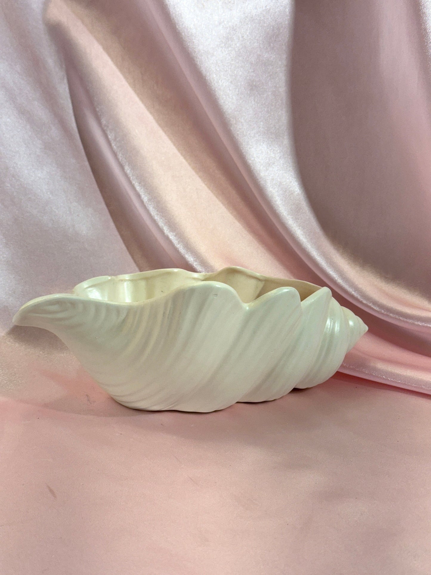 Large Vintage White Ceramic Clam Shell Bowl/Planter